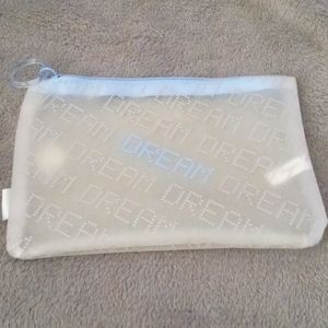 Cosmetic pouch